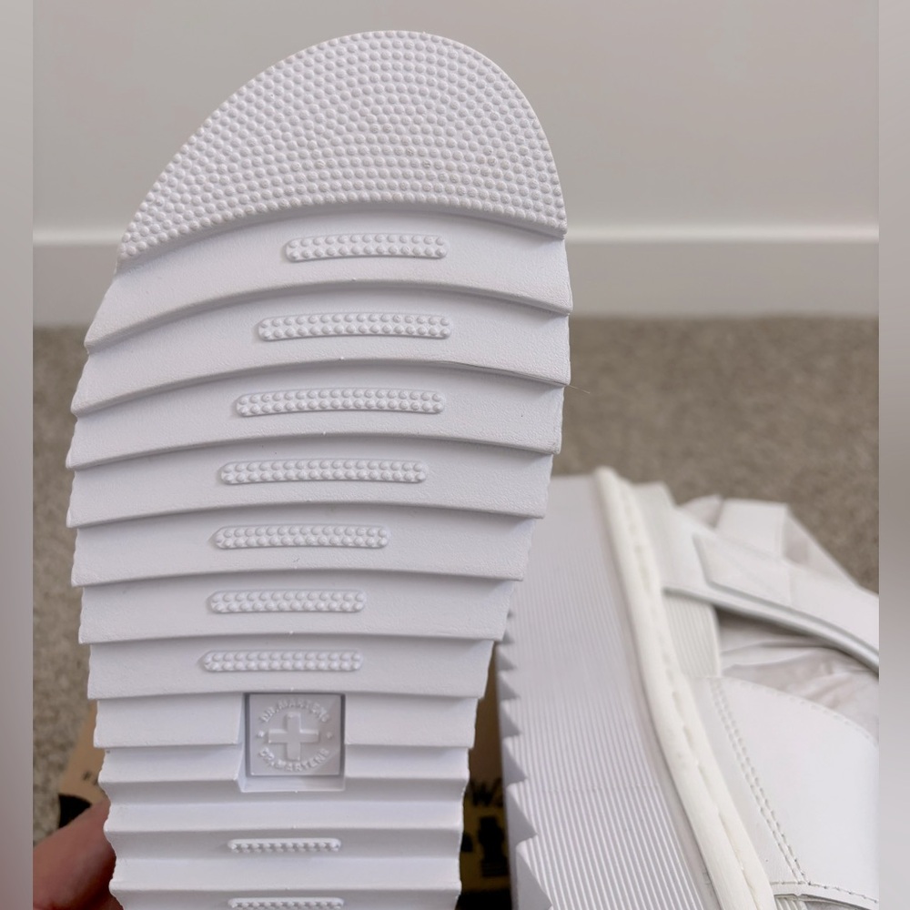 Dr. Martens Voss Quad 7 - Picture 2 of 6